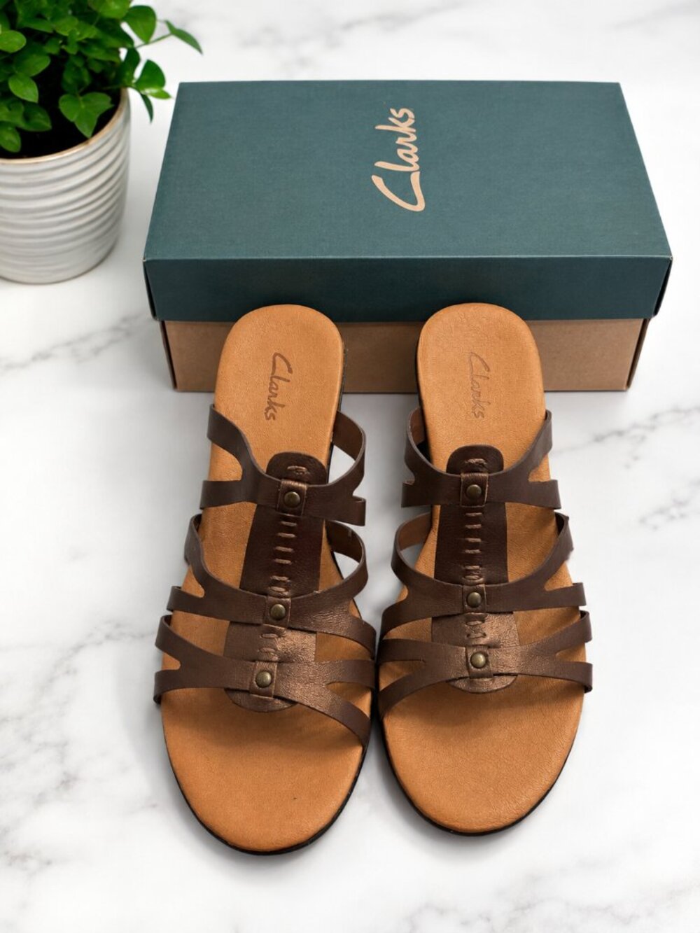 New in Box Clarks Women's Leather Slide Sandals – Size 7.5M